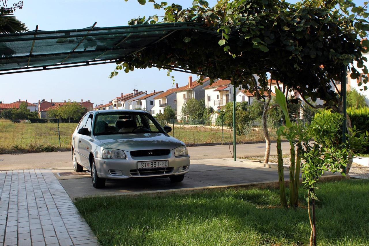 Apartments With A Parking Space Umag - 7109 Kültér fotó
